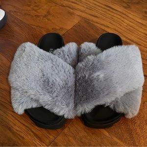 ROAM Cloud Slippers in Icy Blue Faux Fur